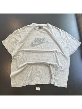 Nike Gray Logo T-Shirt Size Large
